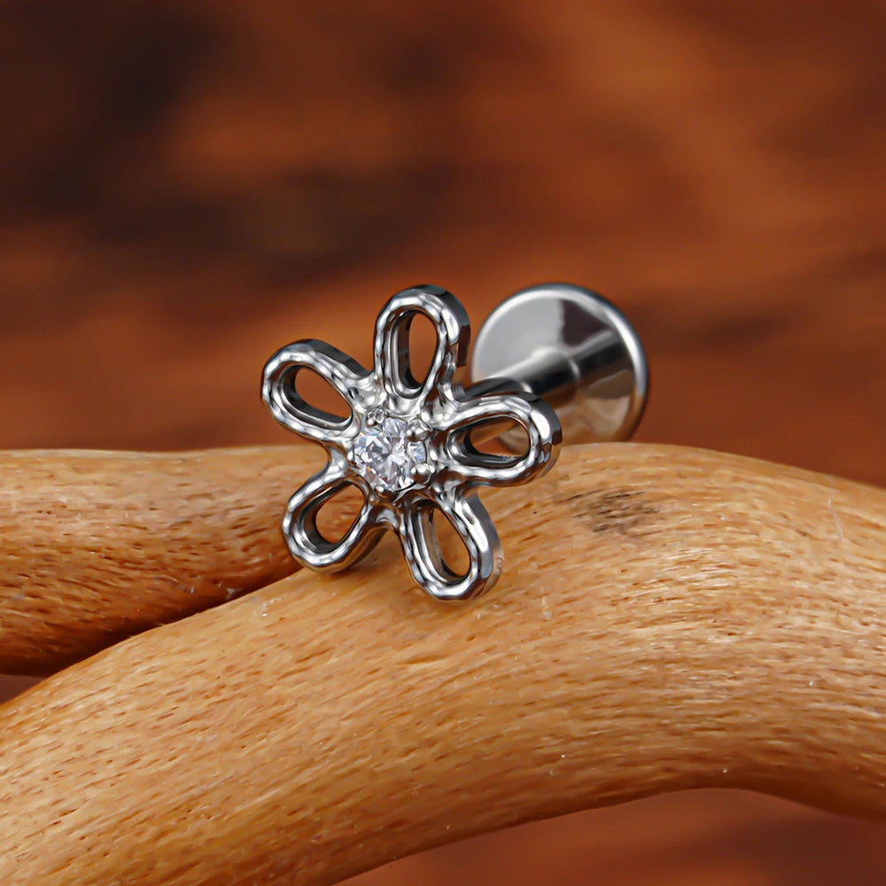 Right Grand ASTM F136 Titanium 16G Flower Cartilage Stud